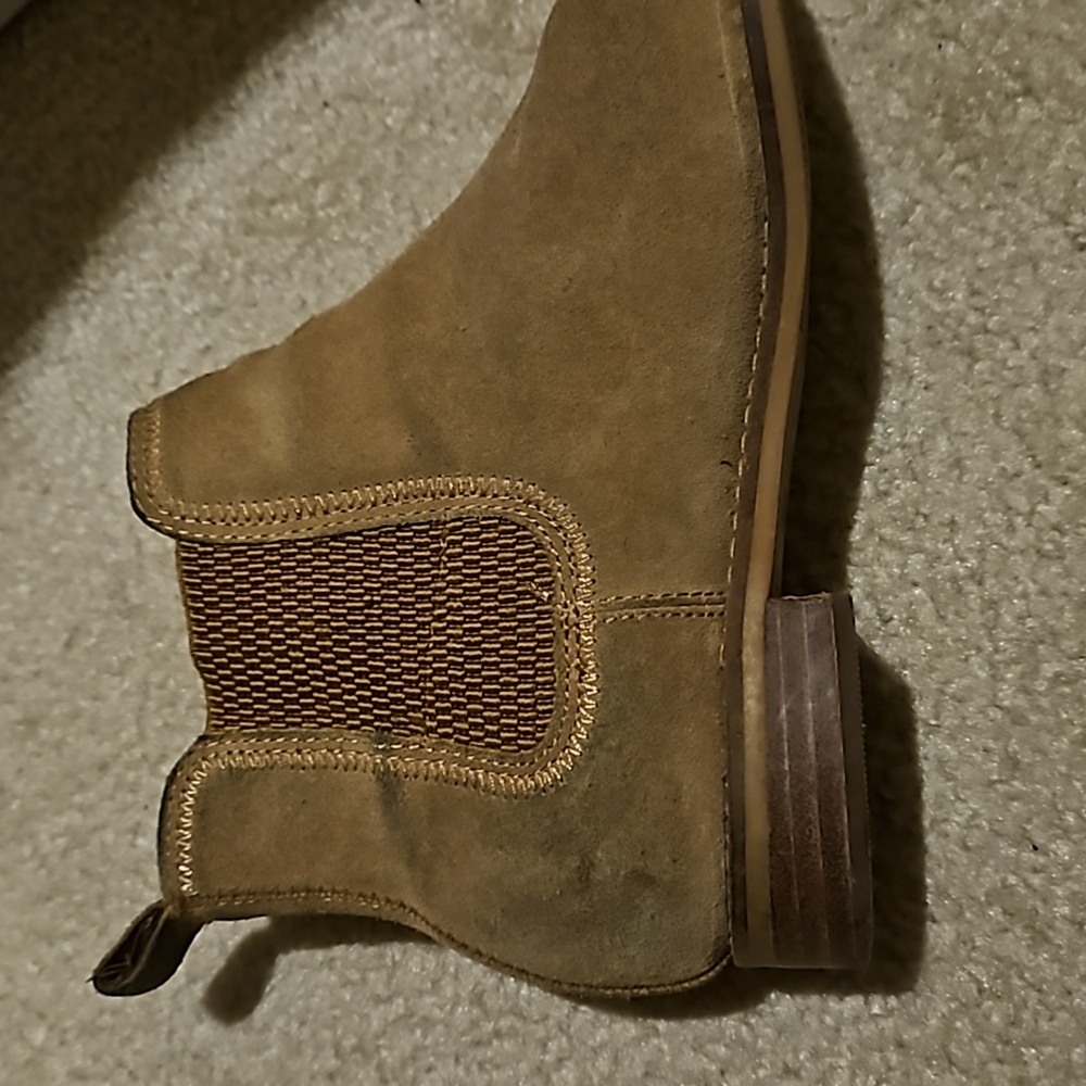 Tom's Chelsea Boots - Picture 10 of 12